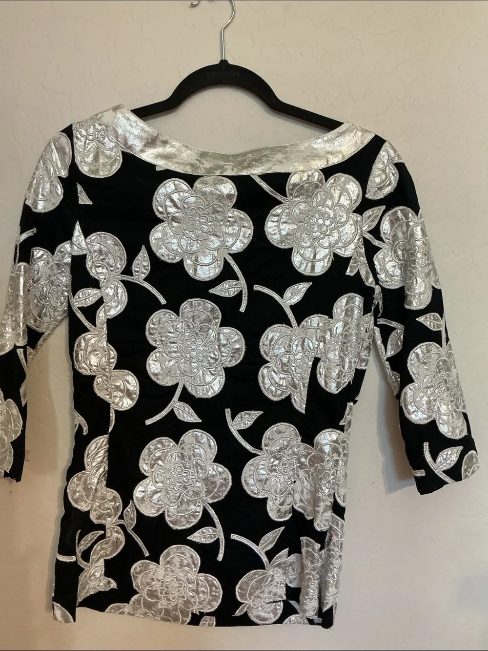 Tory Burch Rochelle Metallic Silver and Black Floral Tunic Blouse size 2